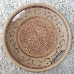 Hand Crafted Art Pottery Shallow Bowl Cut Out Handles Herringbone‎ Leaf Imprint